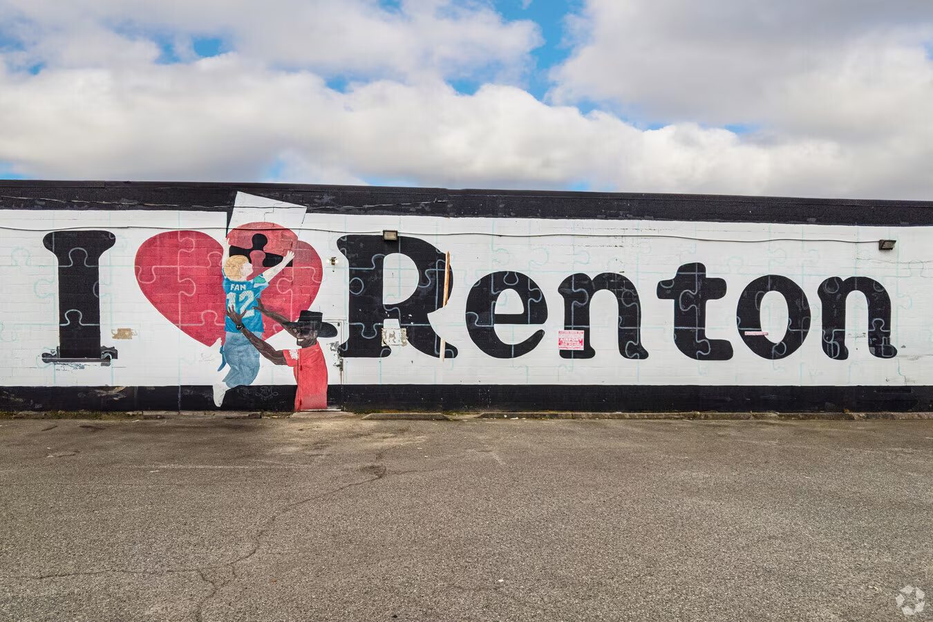 The I Heart Renton mural painted on a building wall in Renton, Washington