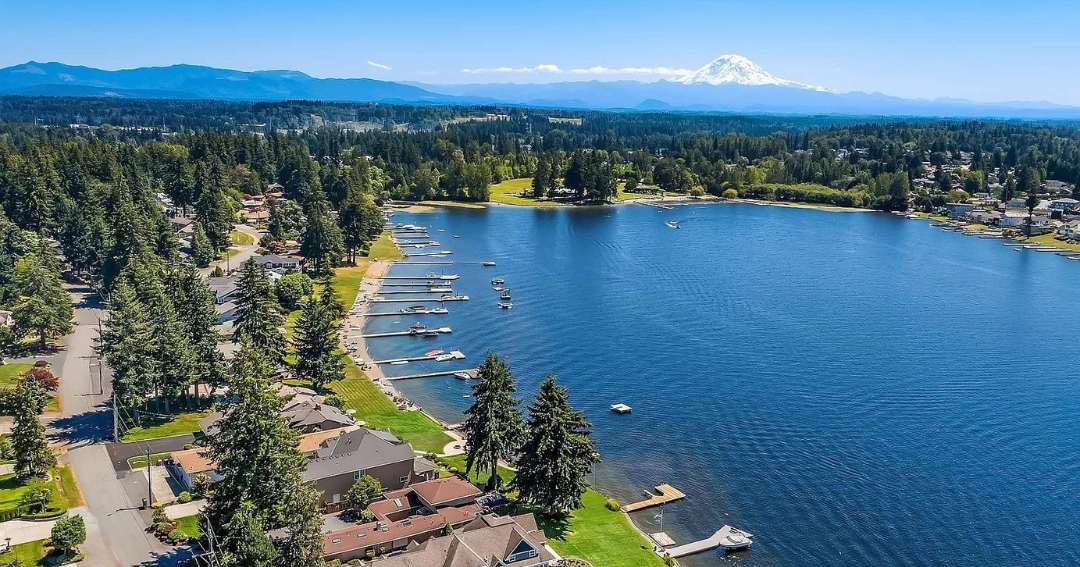 Lake Meridian in Kent, WA